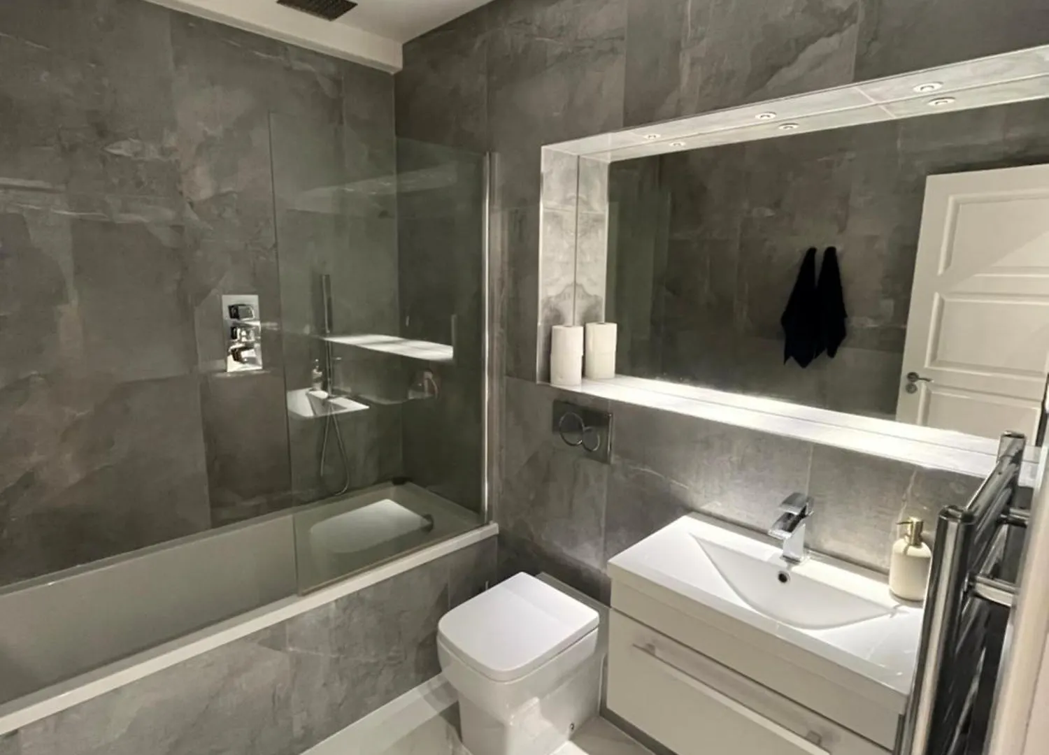 Stylish London Apartment - Stratford Near Abba Voyage, O2 Greenwich, London Stadium And Westfield Shopping Centre 0*,